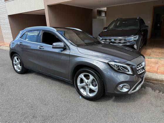 MERCEDES-BENZ GLA 200 1.6 CGI FLEX ENDURO 7G-DCT MERCEDES-BENZ GLA 200 1.6 CGI FLEX ENDURO 7G-DCT